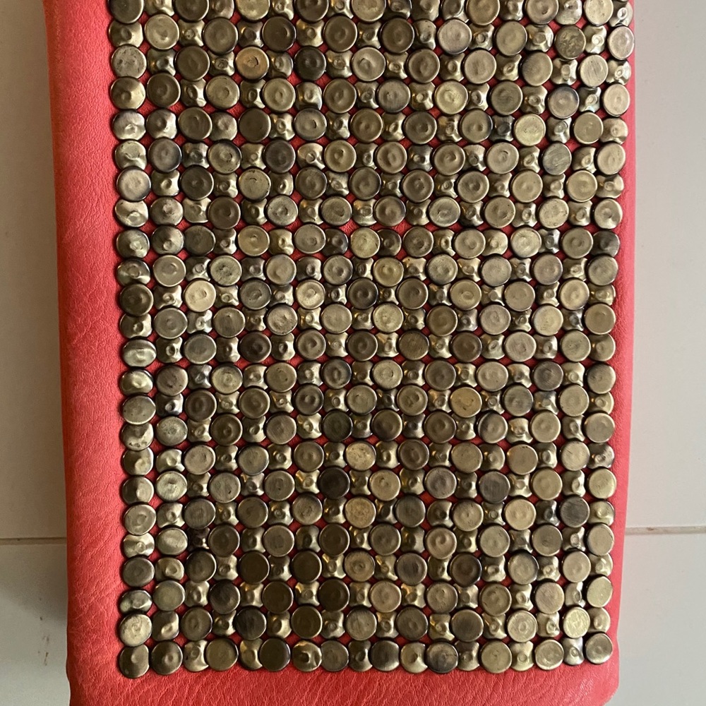 Coral Clutch
